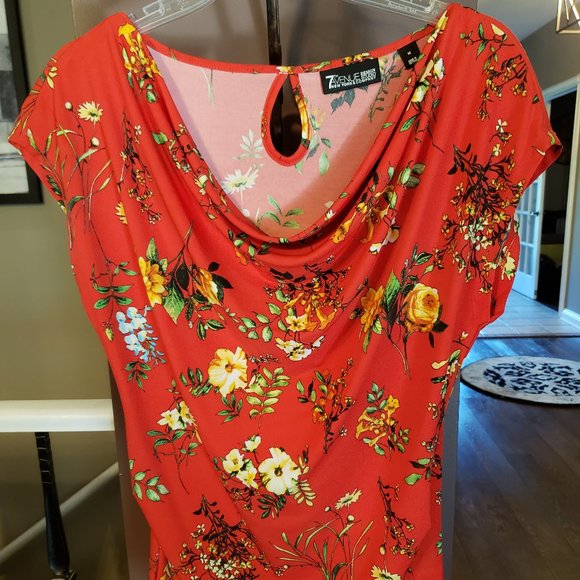 Floral bright stretchy top - Picture 1 of 4